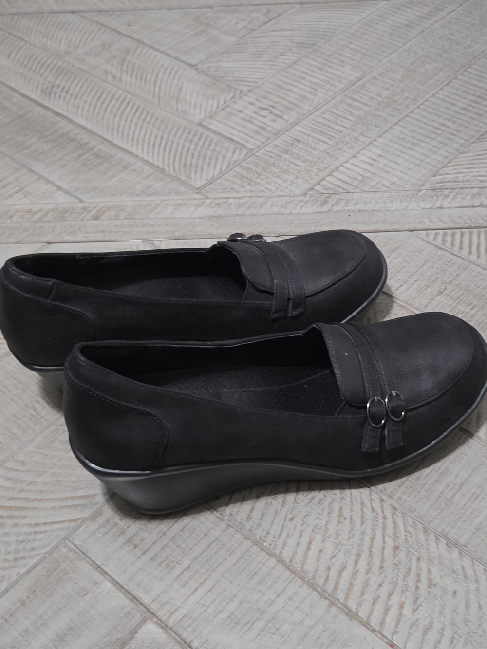 Skechers Black Women’s Slip-On Wedge Loafers with Buckle Accent - Picture 3 of 7